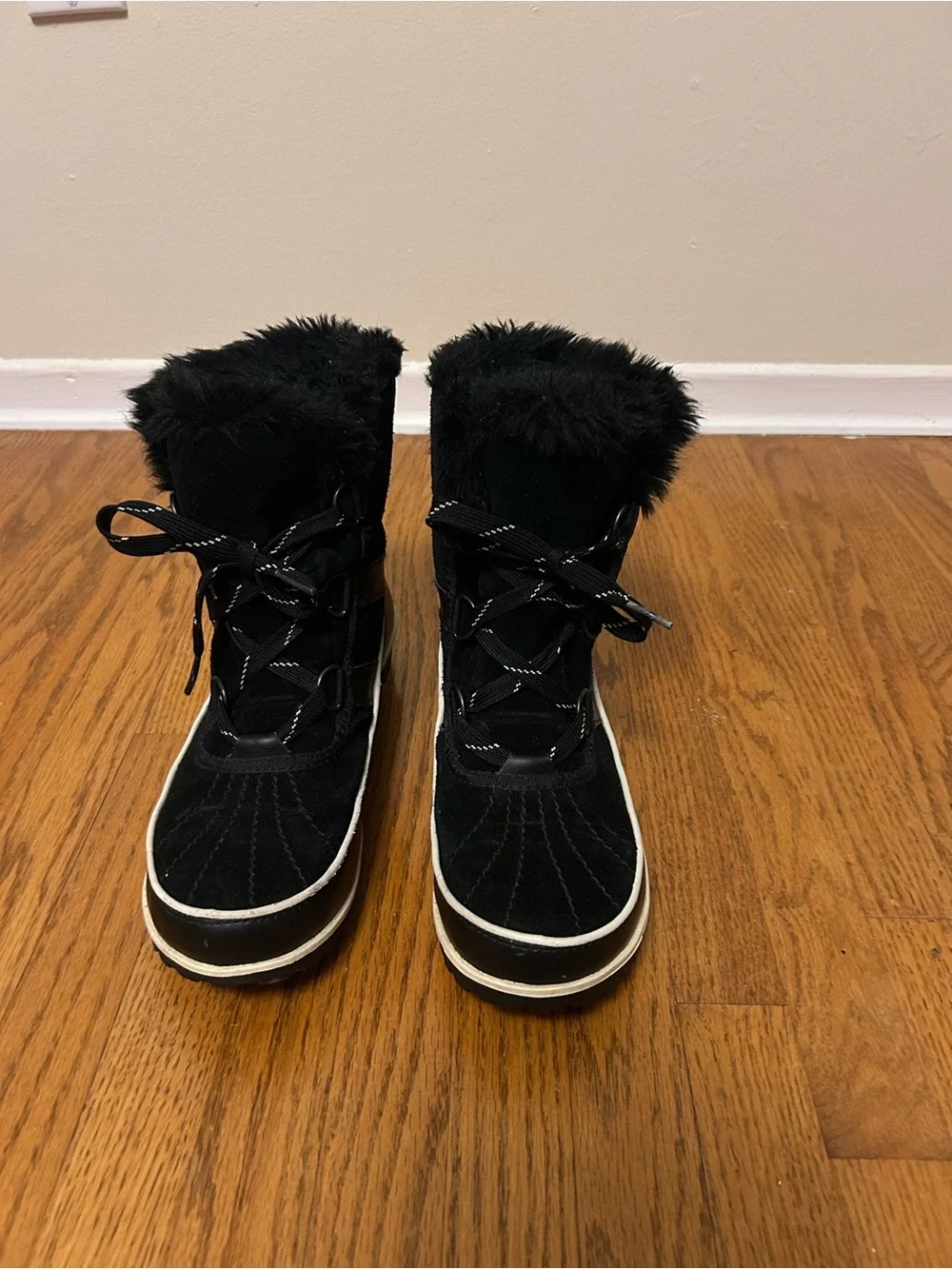 Sorel Women's Black Faux-Fur Trim Winter Boots - Picture 5 of 6